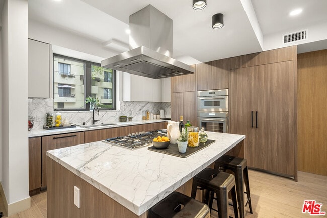 Photo - 12304 Moorpark St Unit 103
