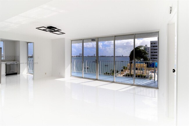 Photo - 7601 E Treasure Dr Condo Unit 620