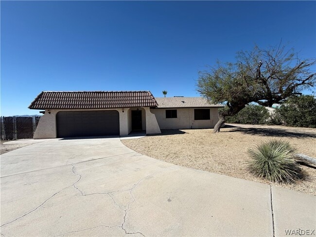 Building Photo - 883 Los Flores St