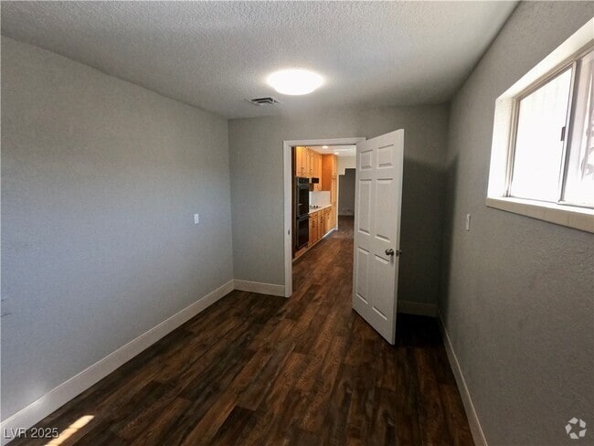 Building Photo - 604 Bonita Ave Rental