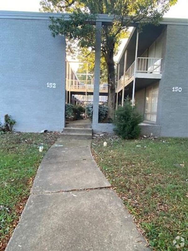 Building Photo - 152 N McLean Blvd Rental