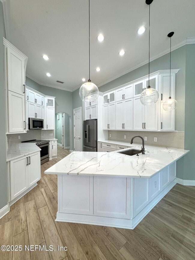 Photo - 642 Port Charlotte Dr