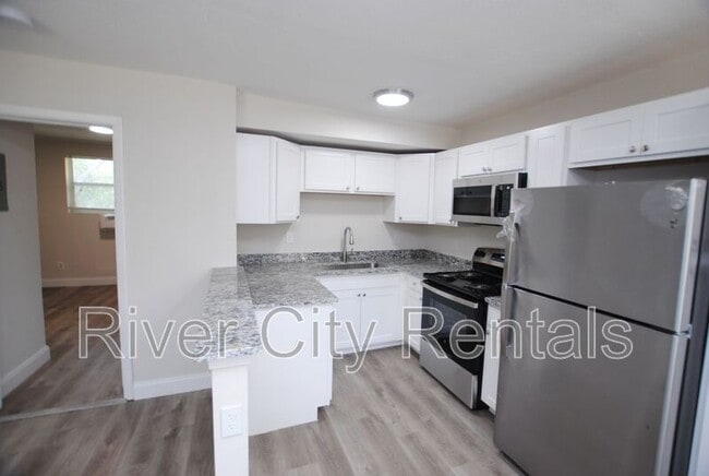 Photo - 2975 Dellwood Ave