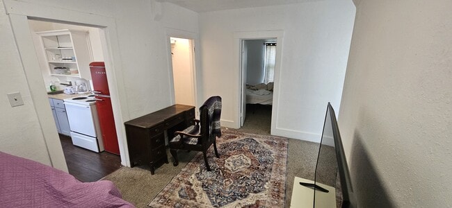 Photo - 1015 Pine Ave