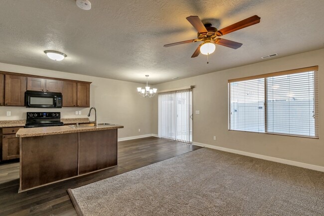 Photo - Amazing 2 Bed - 2.5 Bath Townhome in West Haven! Available NOW!