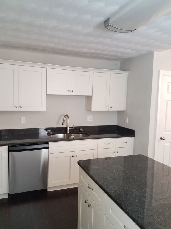 Photo - Spacious 4 Bedroom 3.5 Bath