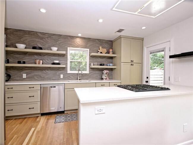 Photo - 5707 Avenue F