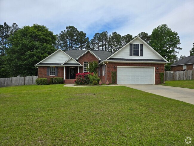 Building Photo - Split floor plan, just minutes from SHAW AFB Rental