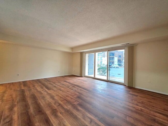 Photo - 3808 Laramie Pl