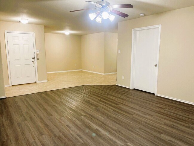 Photo - 819 Katydid Ct