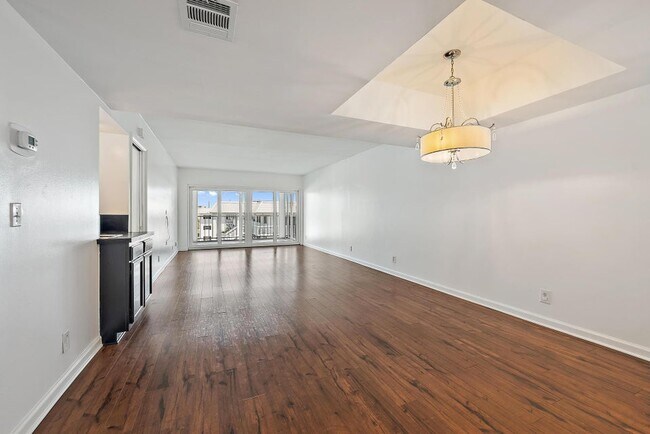 Photo - 155 Yacht Club Dr Unit 405