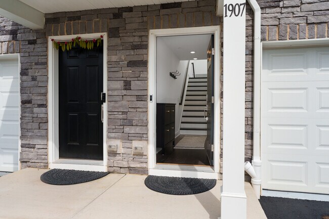 Photo - 1907 Swales Ct