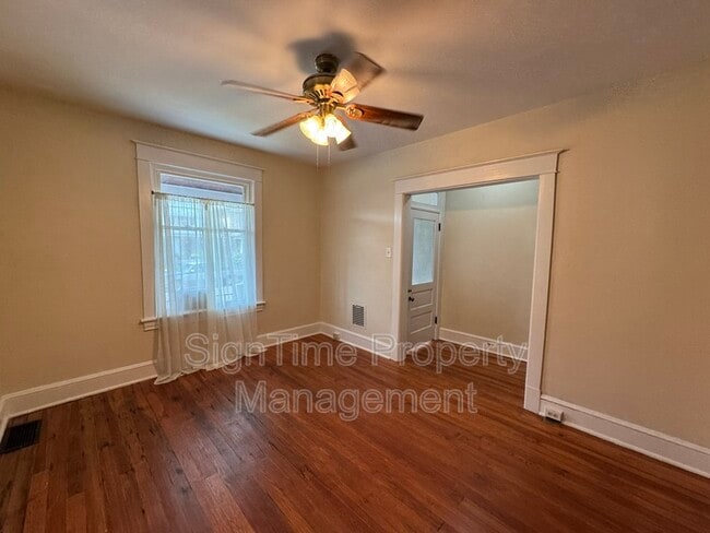Photo - 864 Mulberry Ave