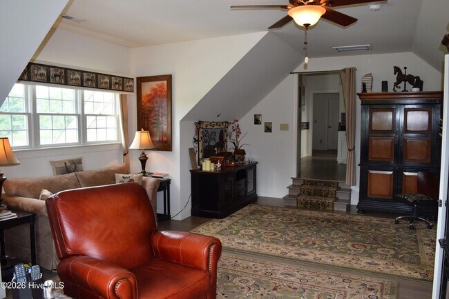 Photo - 245 Blue Valley Rd Unidad Apartment