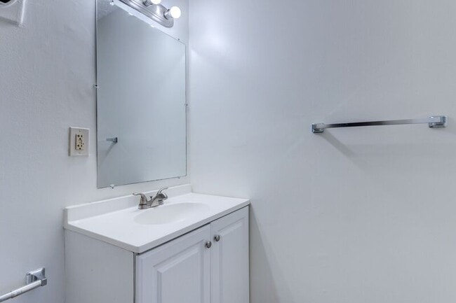 Photo - 3357 Dill Ave