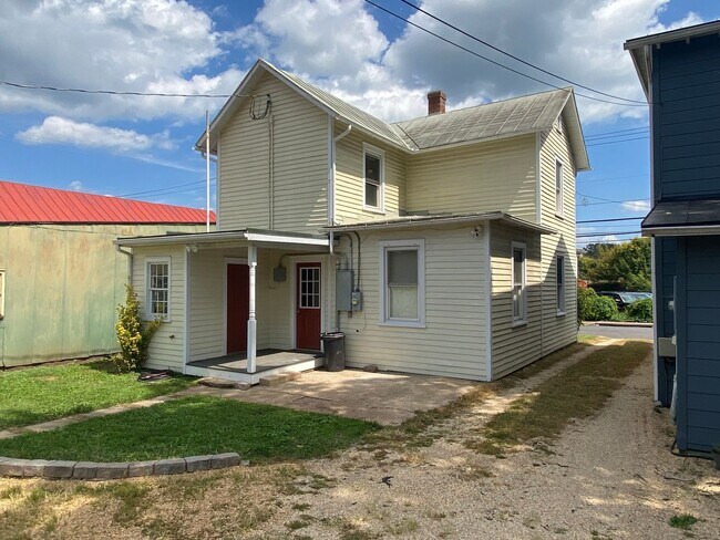 306 S East St