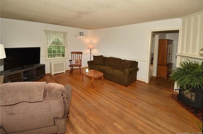 Photo - 499 N Eagleville Rd