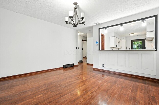 Photo - 295 E Whittier St