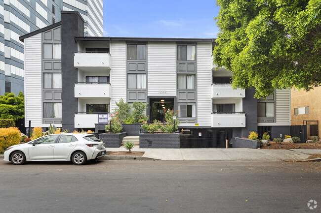 Building Photo - 1222 Amherst - fully renovated unit in Los... Rental