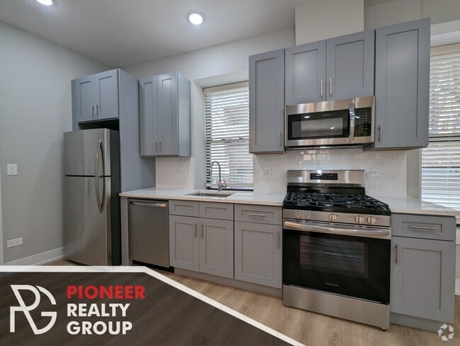 Building Photo - 440 W Belden Ave Unit 2 Rental