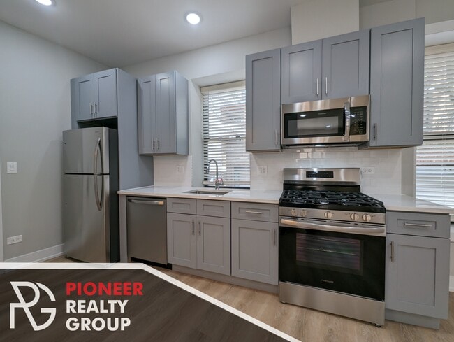 Building Photo - 440 W Belden Ave Unit 2 Rental