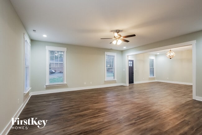 Photo - 300 S Crawford St