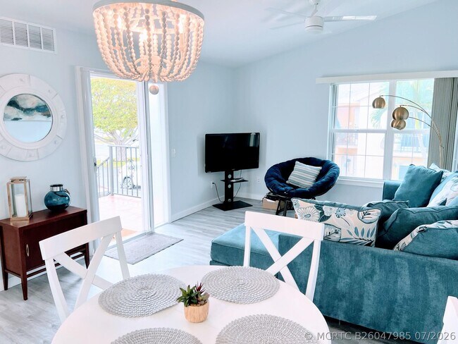 Photo - 647 Waterside Dr
