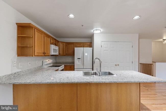 Photo - 211 Westlake Blvd