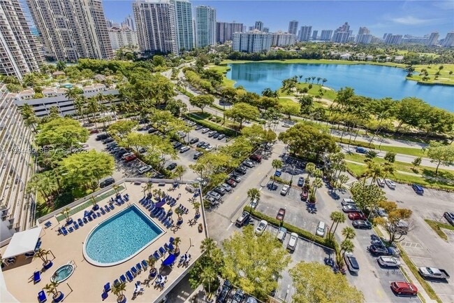 Photo - 3701 N Country Club Dr Unidad 1505