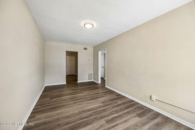 Photo - 1627 E 9th St