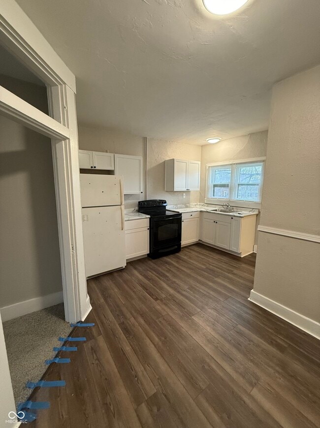 Photo - 421 N State St