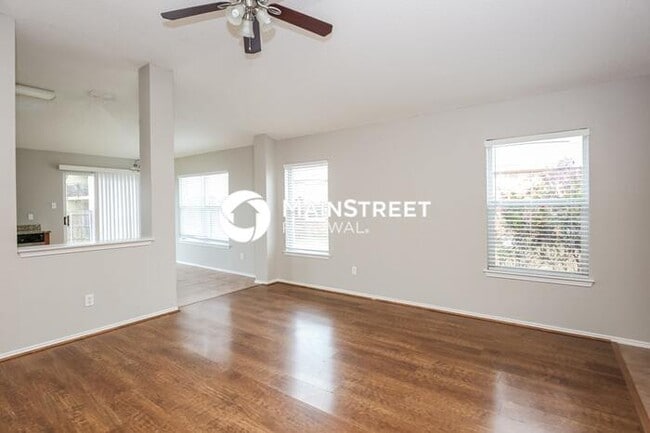 Photo - 3 Bedroom Pet-Friendly Home in Fort Worth,...