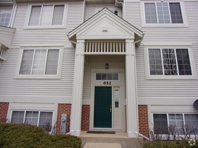 Building Photo - 652 S Rosehall Ln Rental