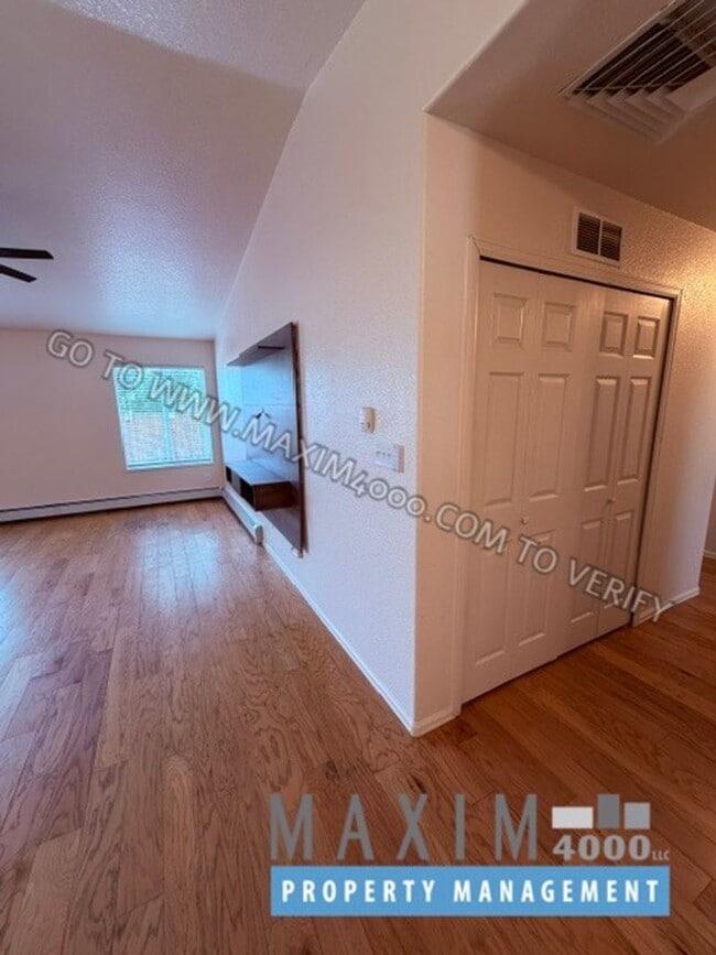 Photo - 255 Sargent Cir