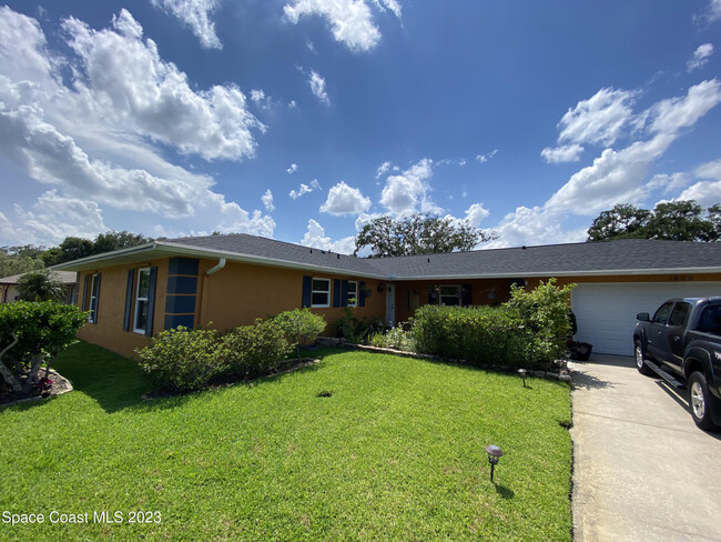 Photo - 1409 Meadowbrook Rd NE House