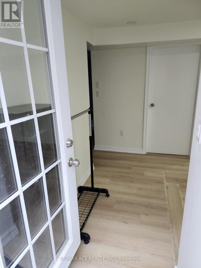 Photo - 101 Bathgate Dr