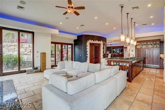 Photo - 1608 Liege Dr