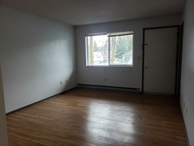 Livingroom - 308 W C St Unit 1