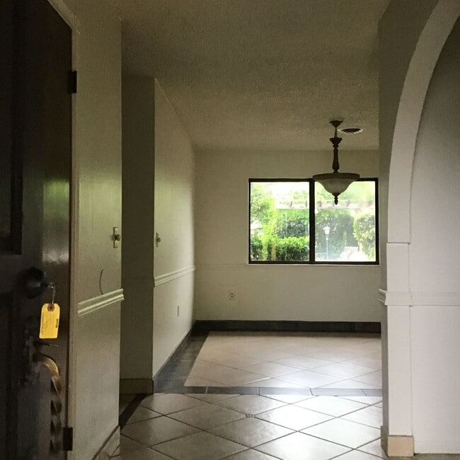 Photo - Move in special $300.00 off first month's ...