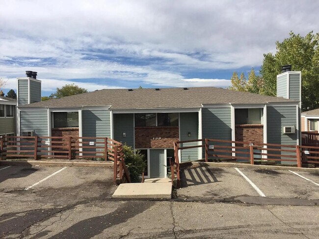 Photo - 139 S Zang Way