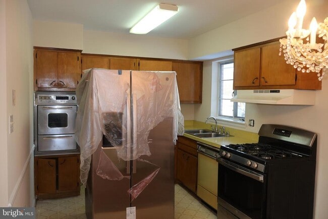 Photo - 6928 Ruskin St