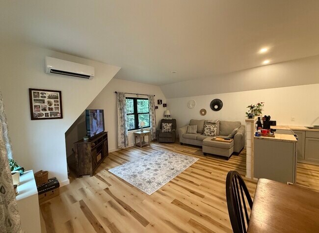 6 Boston Rd Unit B