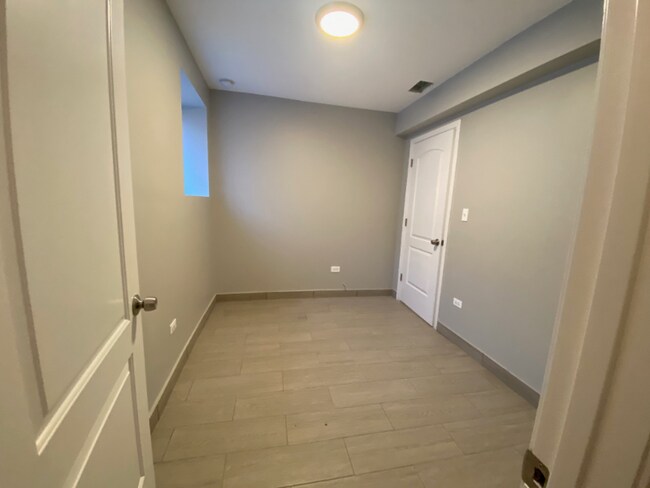 Photo - 5700 S Wabash Ave Unit B