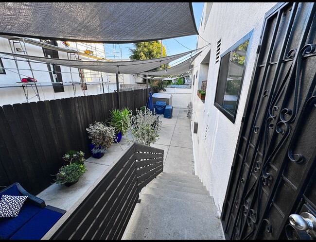 Photo - 1330 N Martel Ave