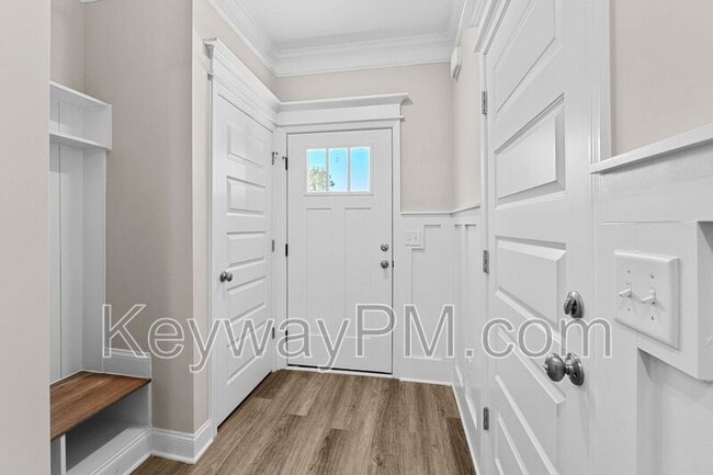 Photo - 2040 Denmark Ave SE