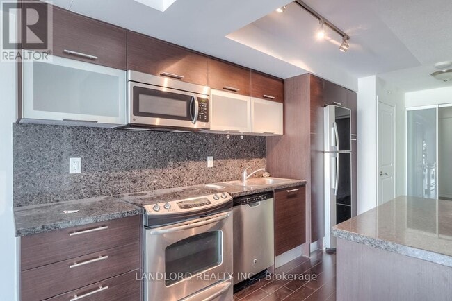 Photo - 386 Yonge St Unité 1816