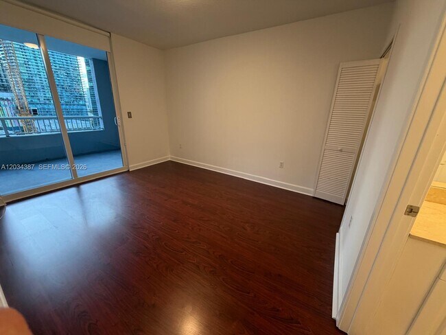 Photo - 170 SE 14th St Unidad 1406
