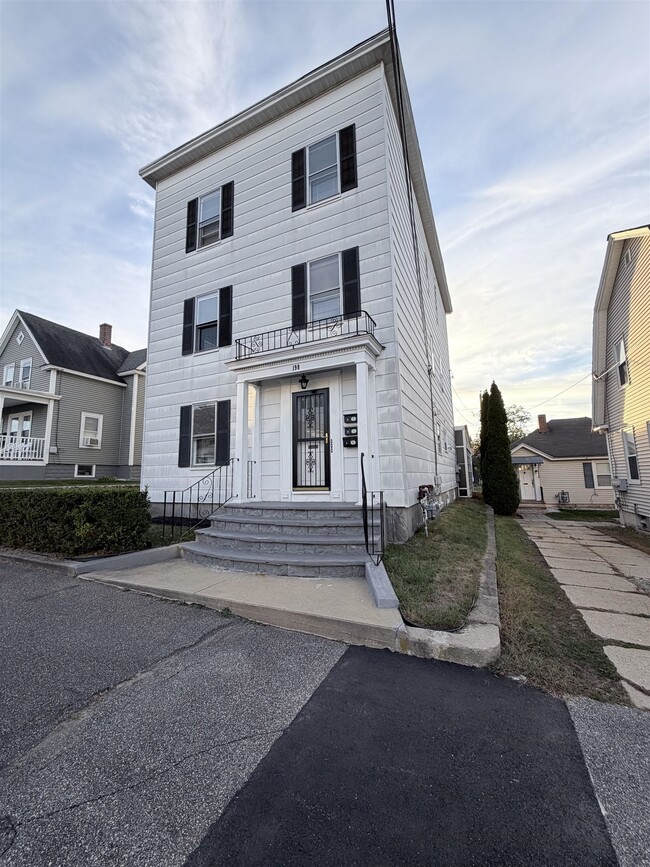 Building Photo - 198 Alsace St Unit 1