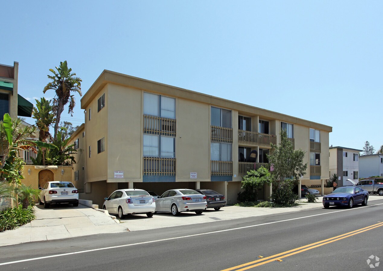 Photo - 3825 Riviera Dr