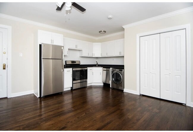 Photo - 3345 N Marshfield Ave